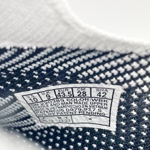 Skechers Men's Max Cushioning Elite Slip On Sneakers Size 9 Black White Knit NIB - Picture 11 of 11